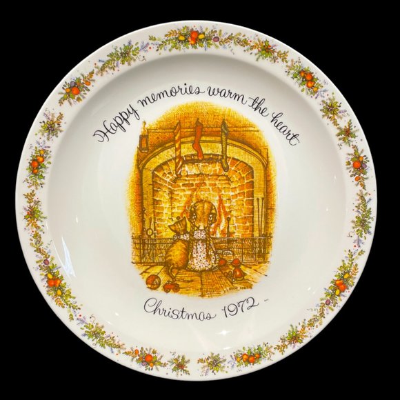 Vintage Holly Hobbie Commemorative Christmas Collectible Plate  "Happy Memories - Picture 1 of 2